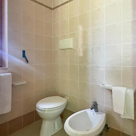 1 Bedroom Amazing In Apartment *