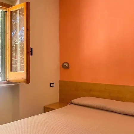 1 Bedroom Amazing In Apartment *